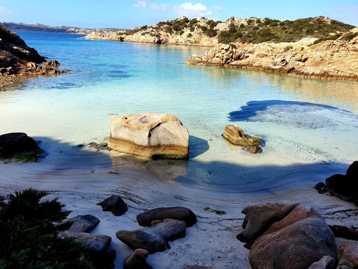 Appartamento Oltremare Davanti Spiaggia La Maddalena  Zewnętrze zdjęcie